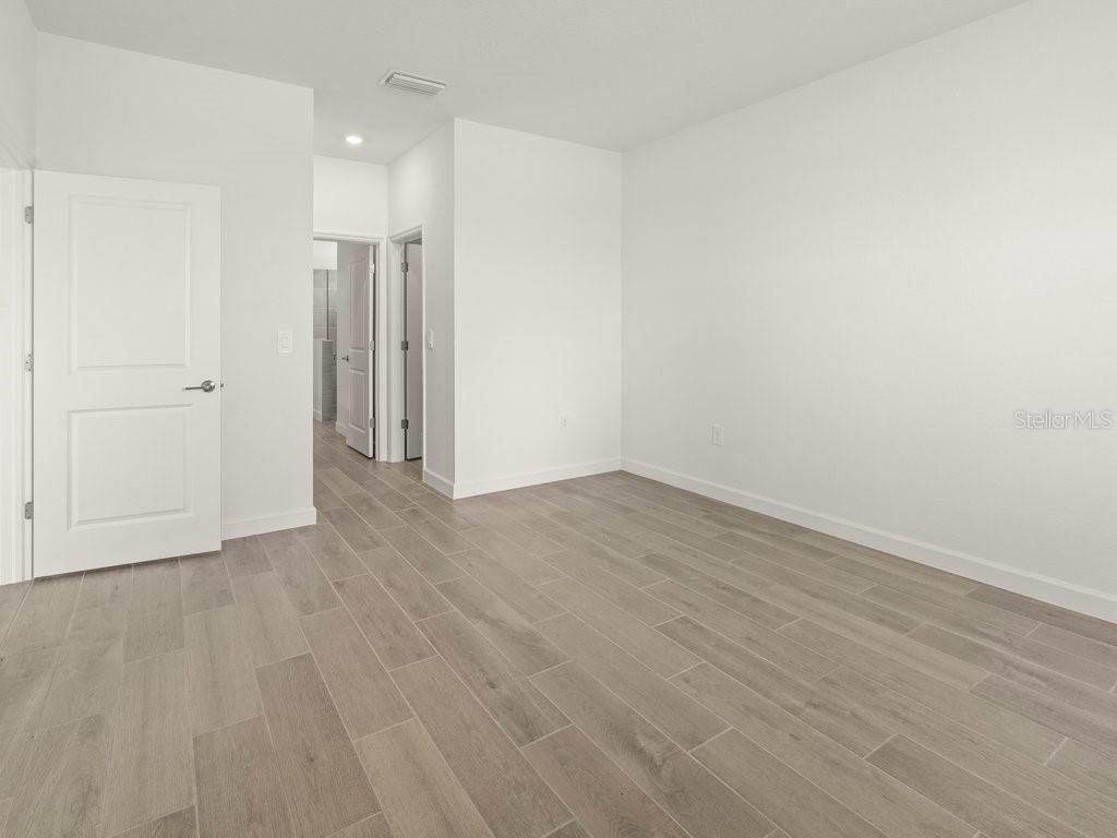 Image 9 of 24 For 7897 Lakes Edge Lane