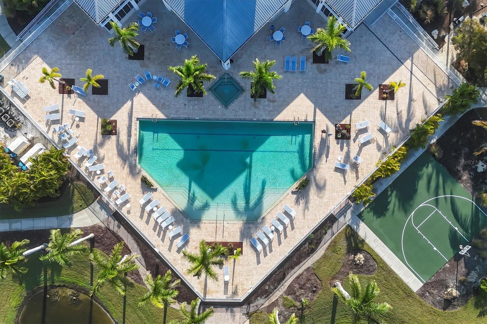 Image 43 of 57 For 8413 Placida Road 407