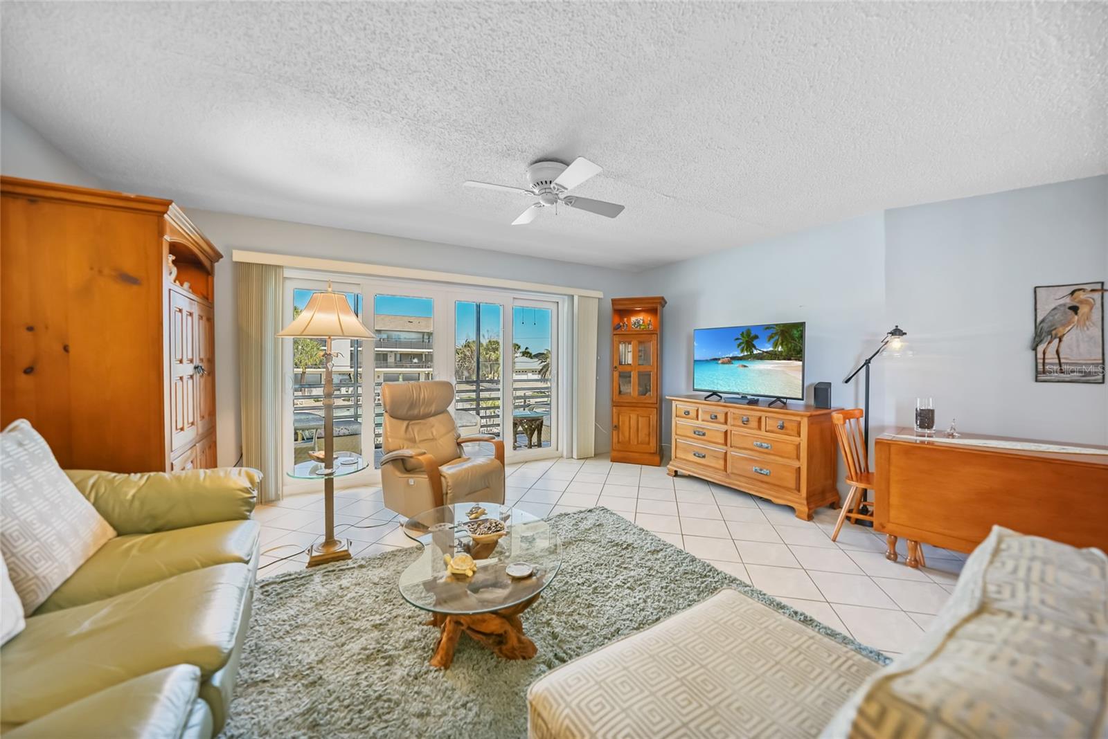 Image 4 of 49 For 2727 Beach Road 113