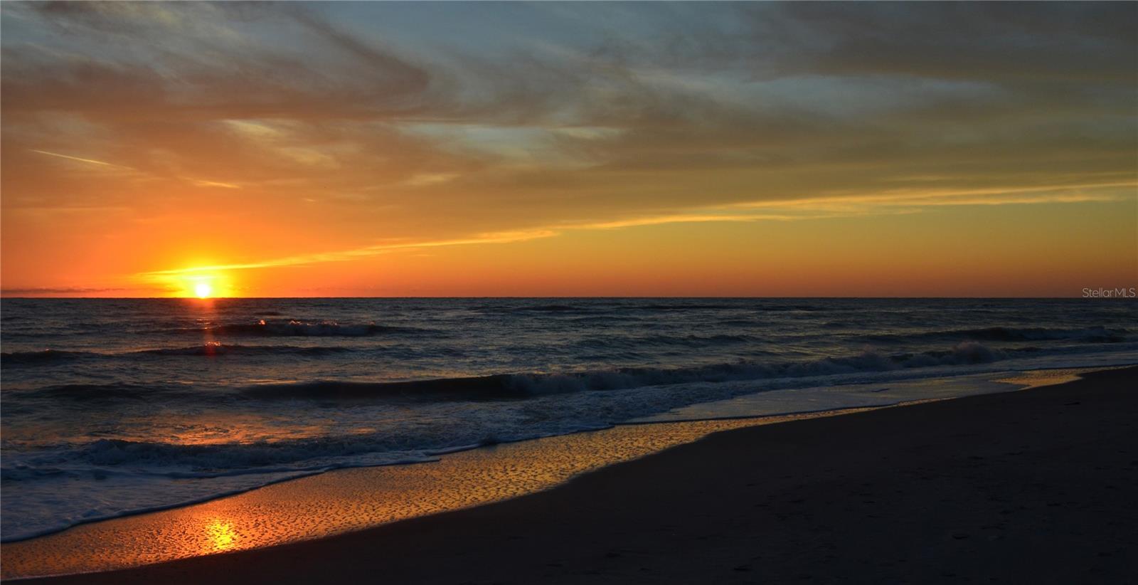 Image 43 of 49 For 2727 Beach Road 113