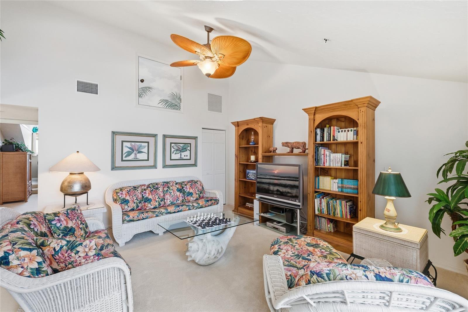 Image 33 of 69 For 11000 Placida Road 1504