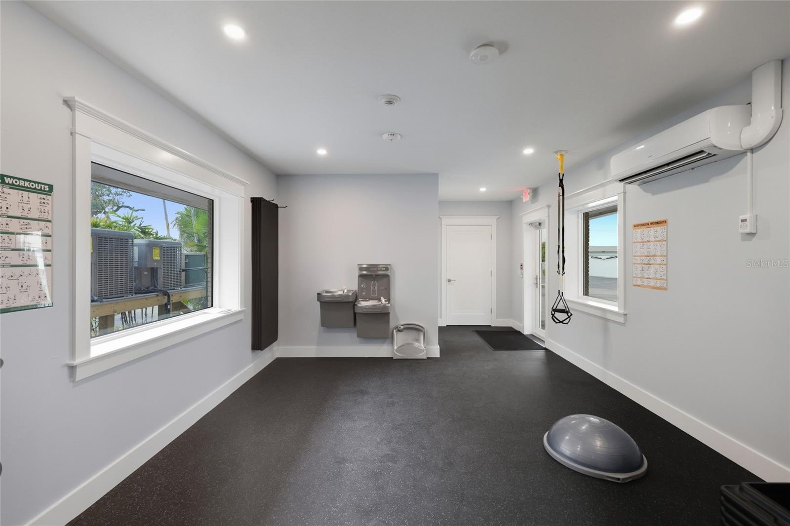 Image 46 of 69 For 11000 Placida Road 1504