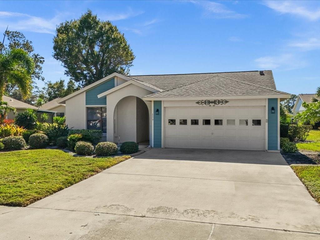 Image 3 of 45 For 115 Park Forest Boulevard