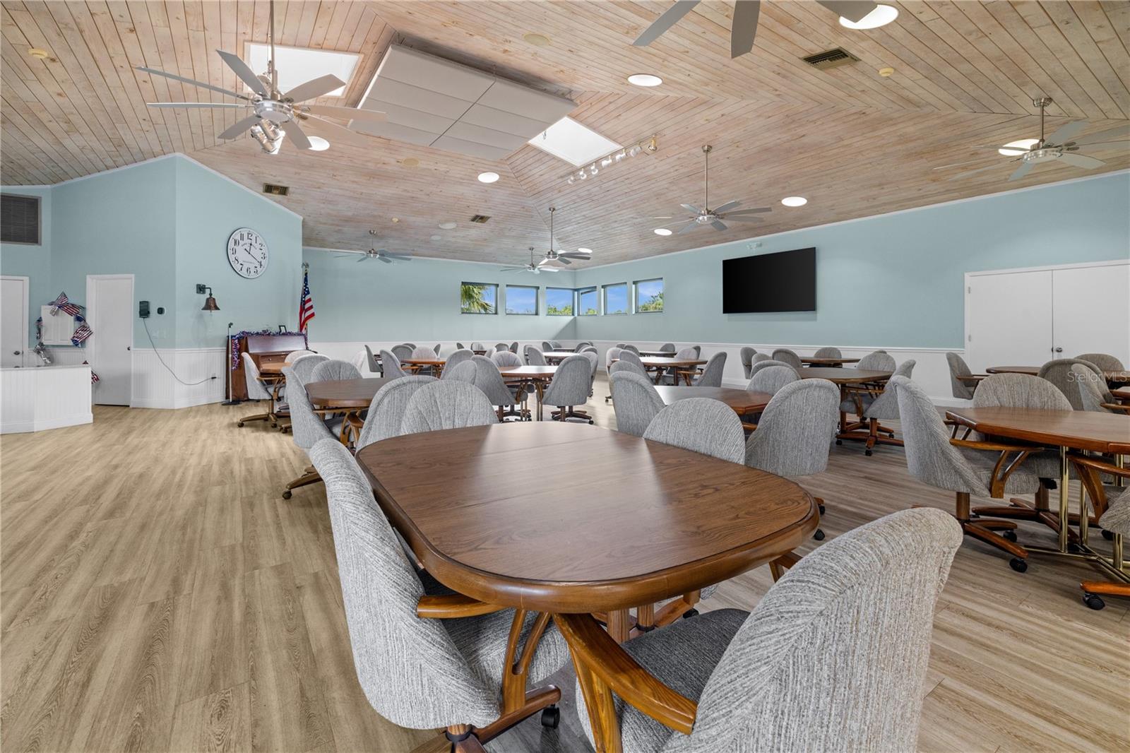 Image 35 of 45 For 115 Park Forest Boulevard