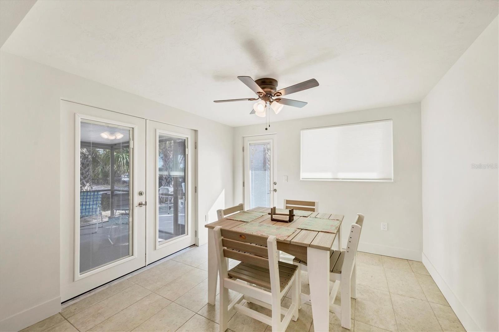 Image 13 of 47 For 1245 Holiday Drive