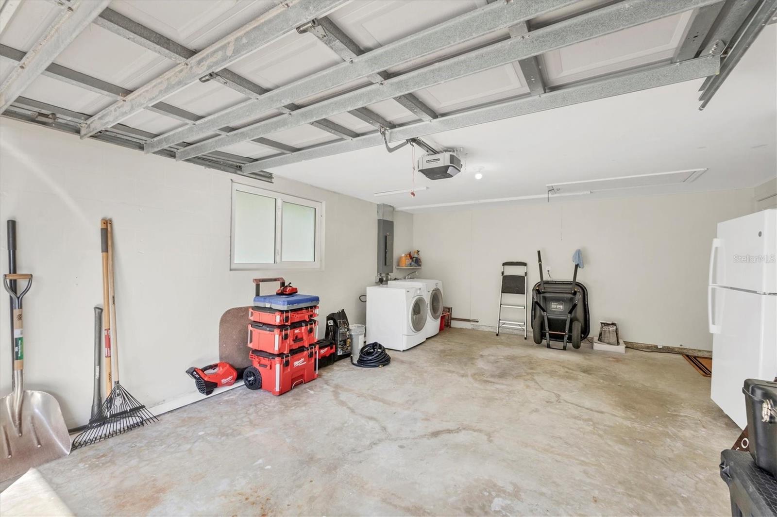 Image 24 of 47 For 1245 Holiday Drive