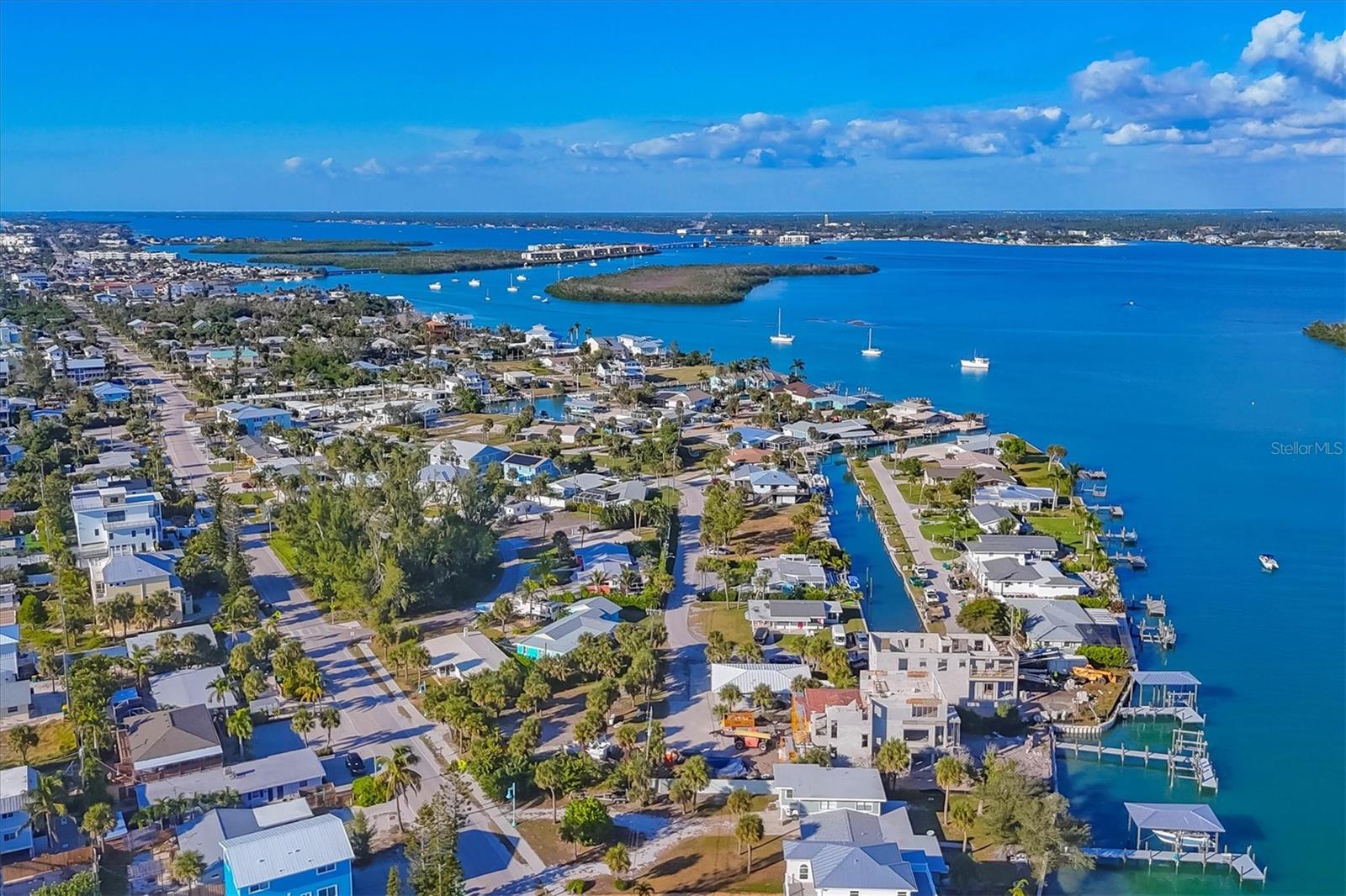 Image 34 of 47 For 1245 Holiday Drive