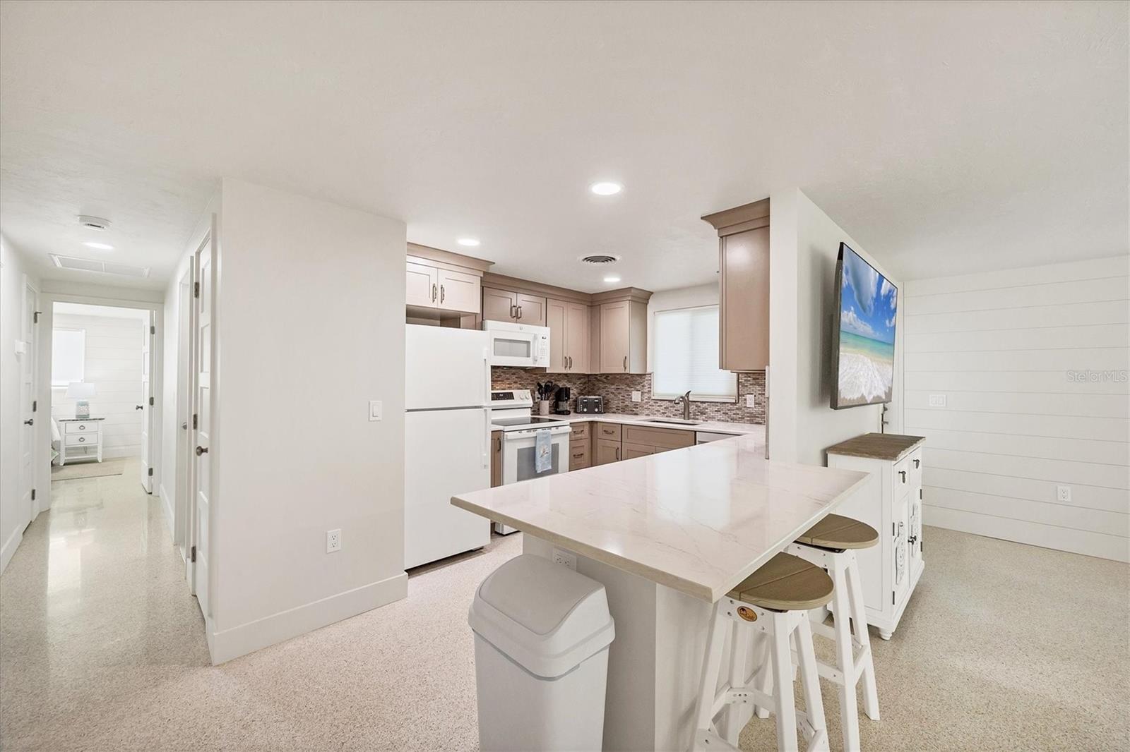 Image 9 of 47 For 1245 Holiday Drive