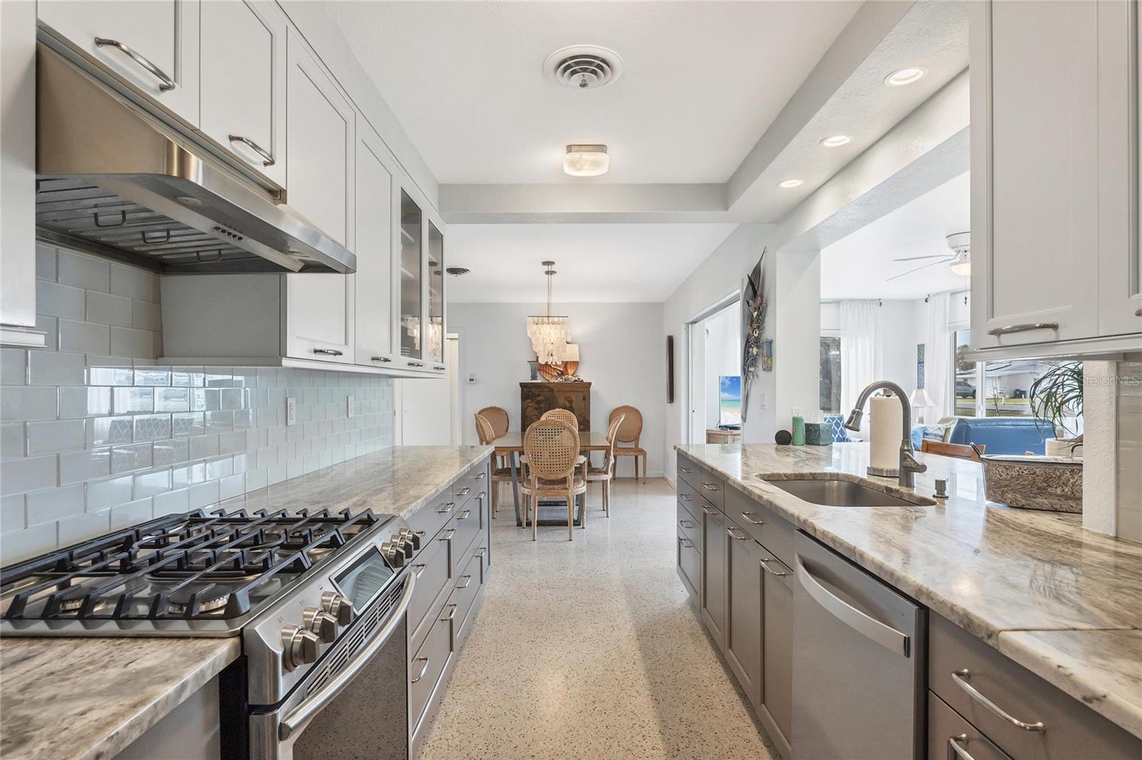 Image 10 of 25 For 1760 Edith Avenue