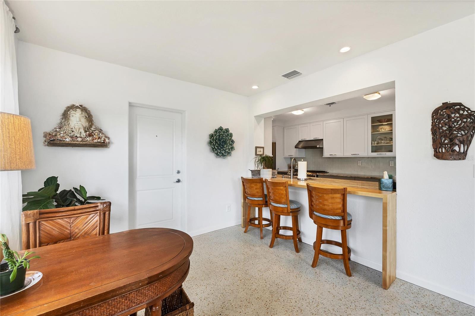 Image 16 of 25 For 1760 Edith Avenue