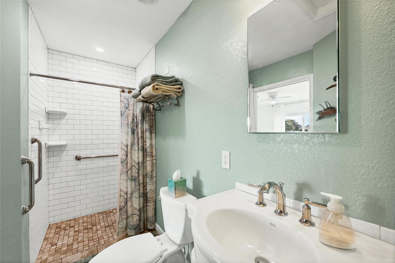 Image 23 of 25 For 1760 Edith Avenue