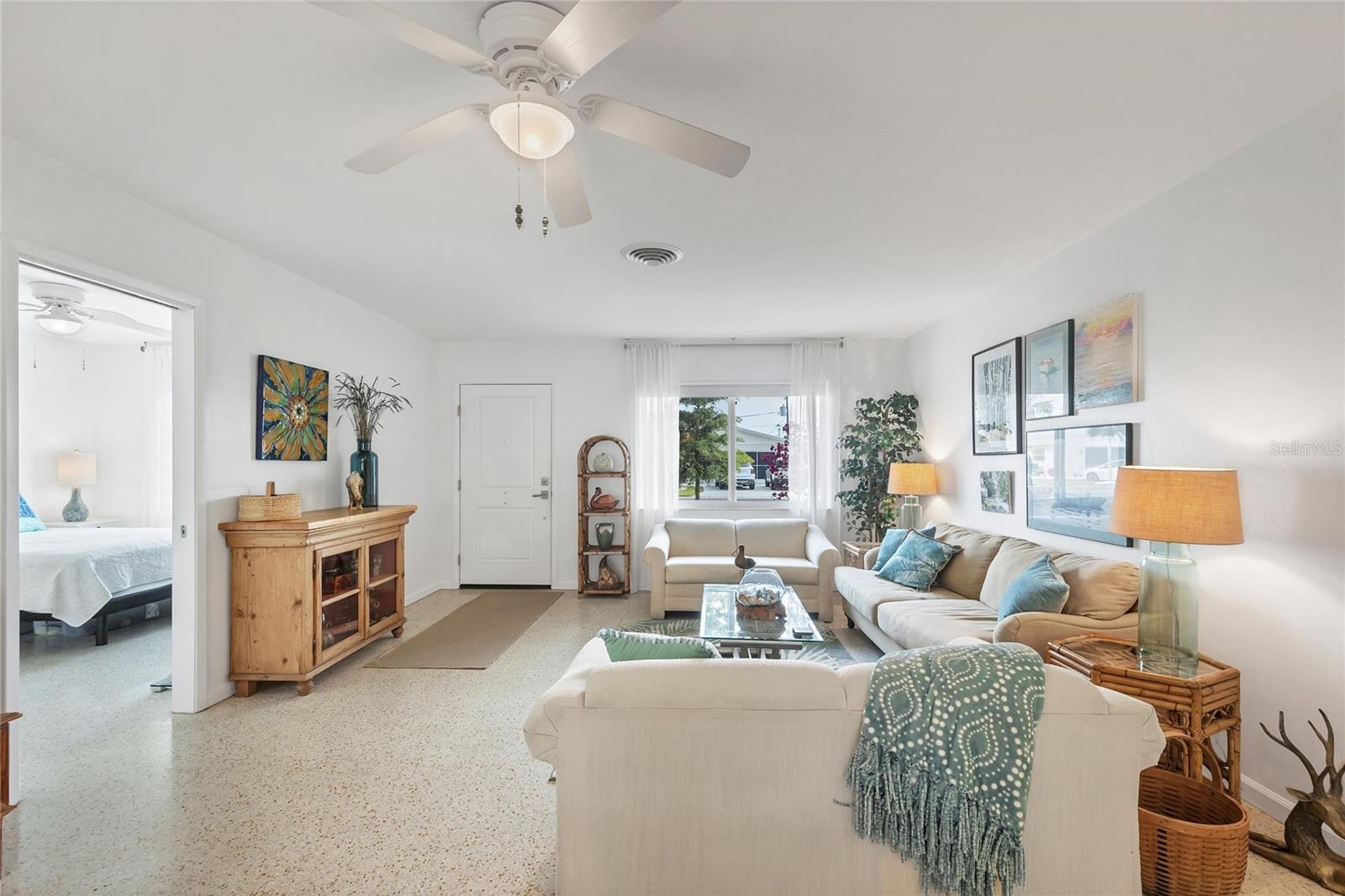 Image 5 of 25 For 1760 Edith Avenue