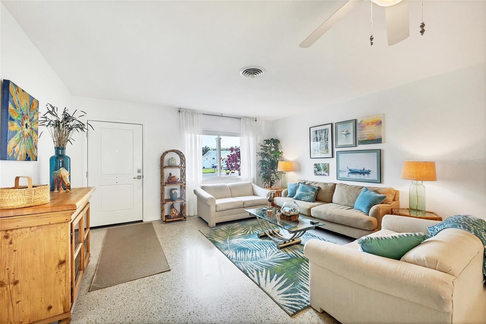 Image 6 of 25 For 1760 Edith Avenue