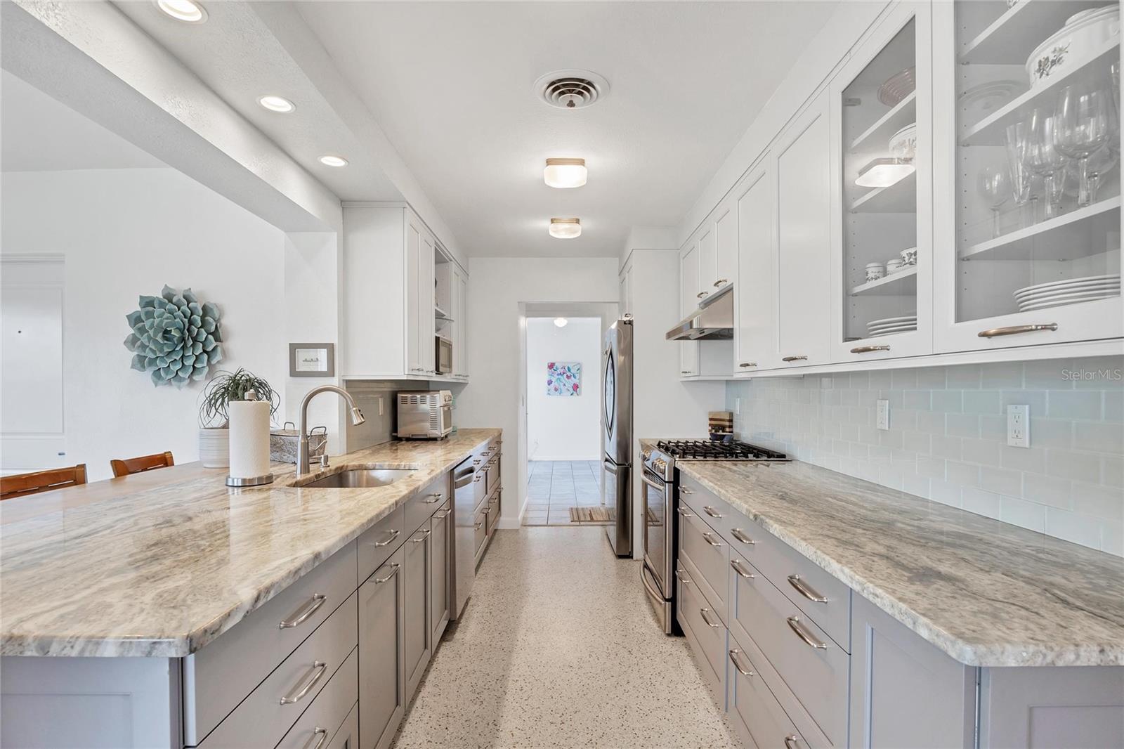 Image 8 of 25 For 1760 Edith Avenue