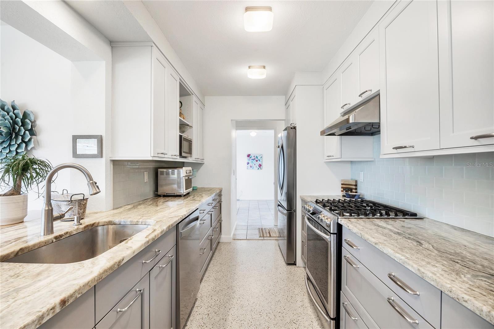 Image 9 of 25 For 1760 Edith Avenue