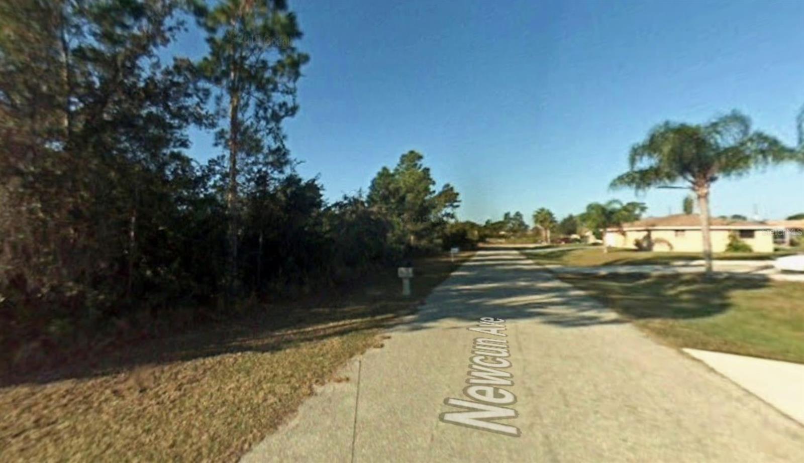 Image 4 of 10 For 23105 Newcun Avenue