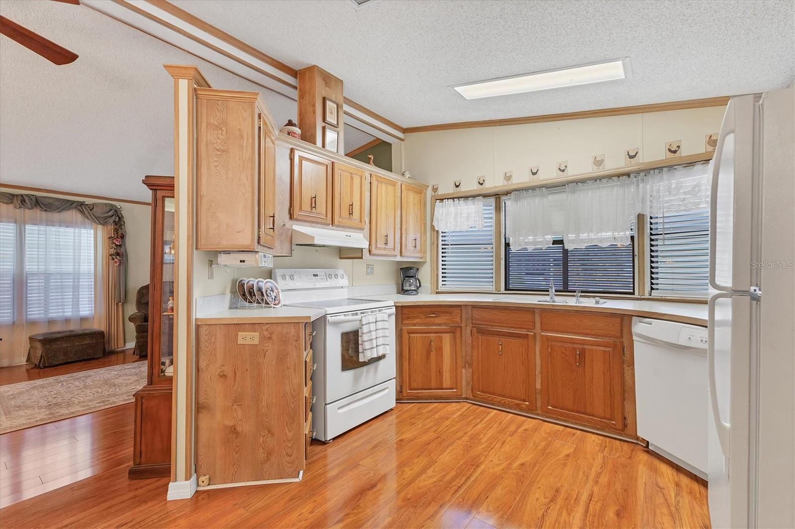 Image 14 of 48 For 775 Candlewyck Drive 47