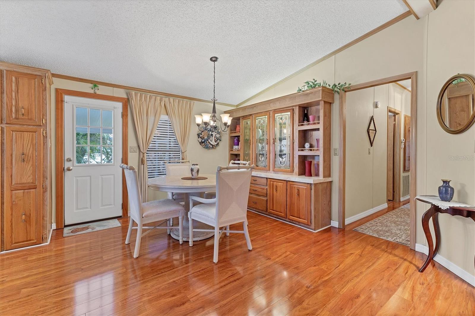 Image 15 of 48 For 775 Candlewyck Drive 47