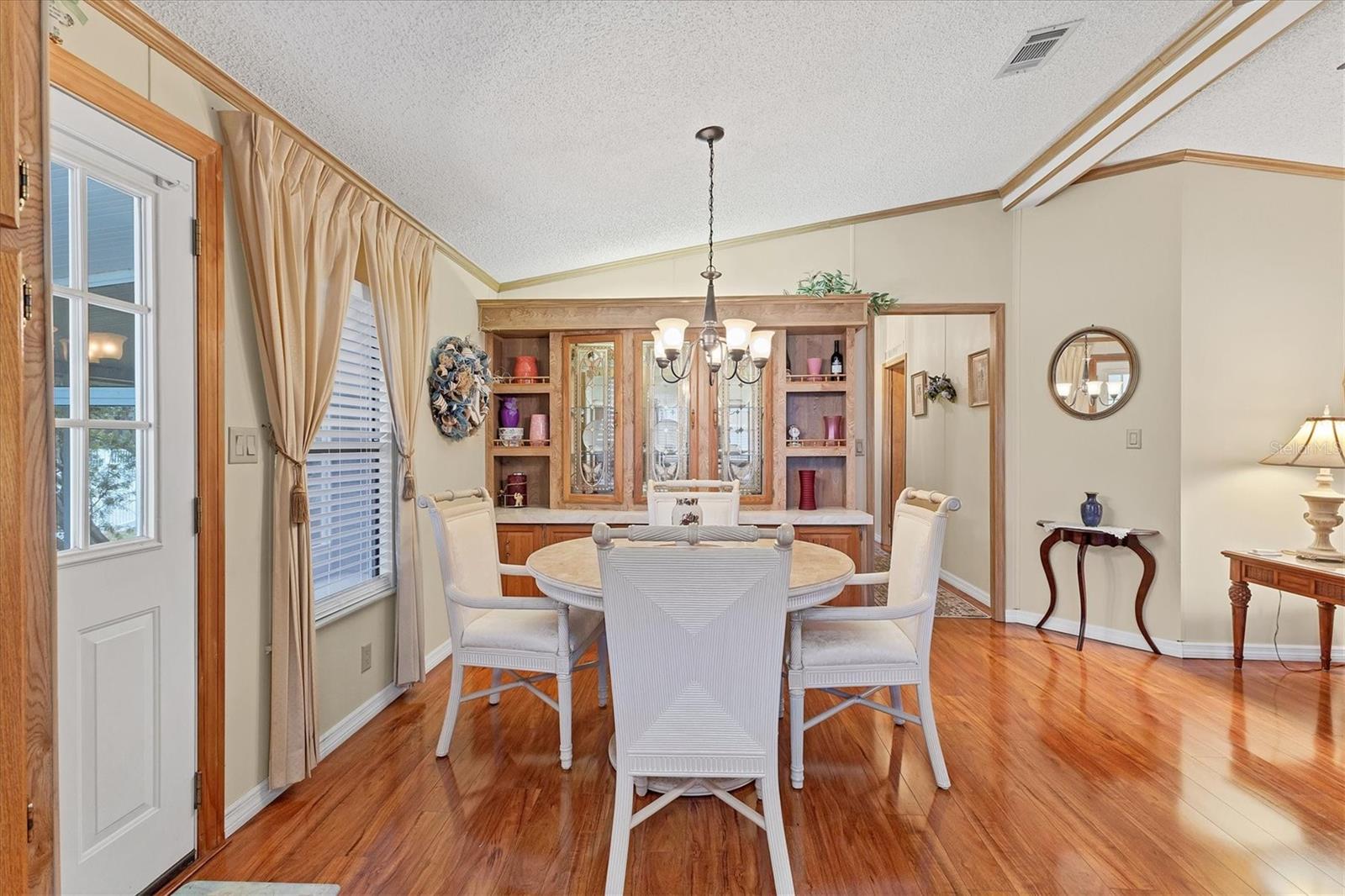 Image 16 of 48 For 775 Candlewyck Drive 47