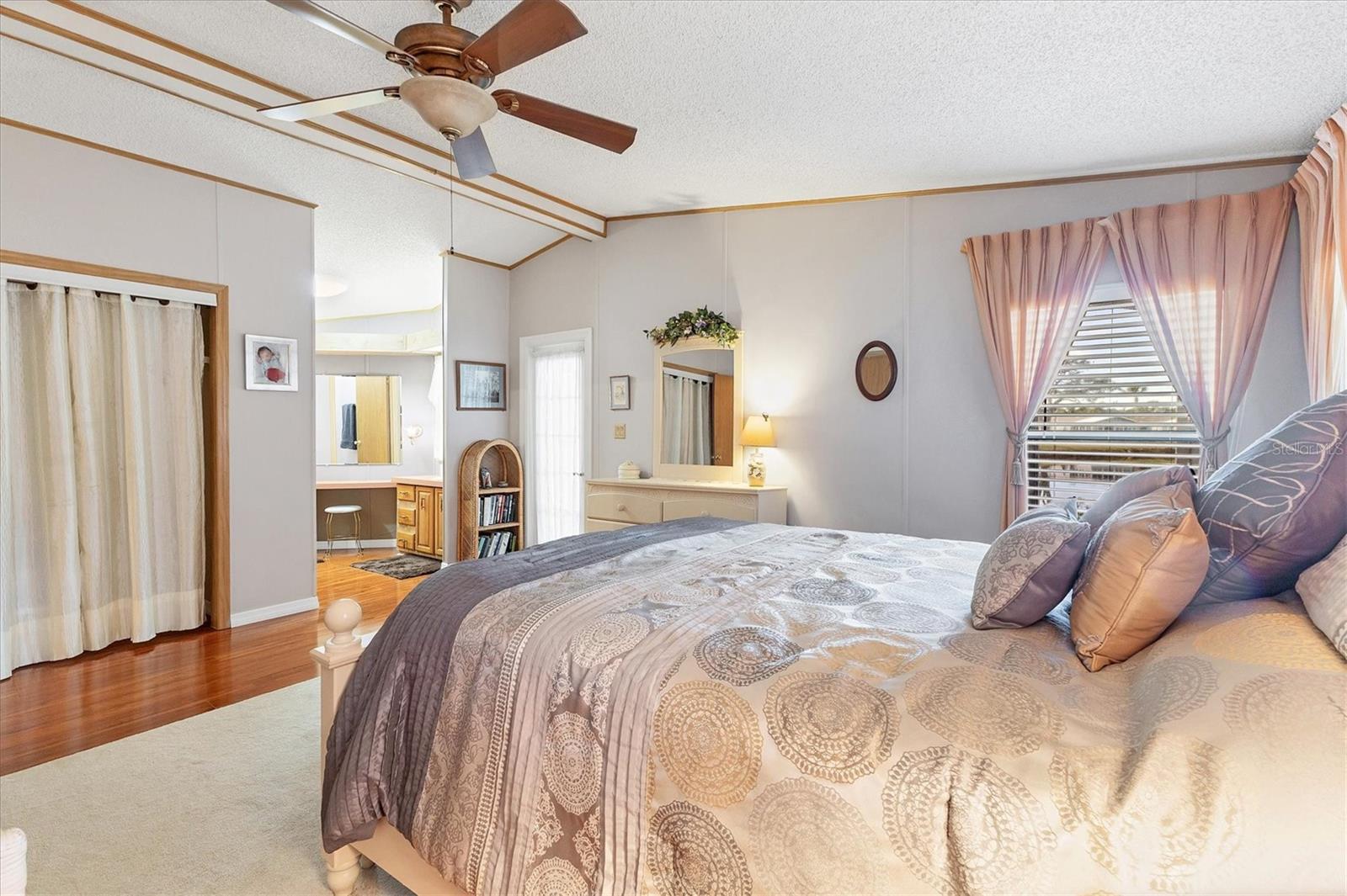 Image 20 of 48 For 775 Candlewyck Drive 47