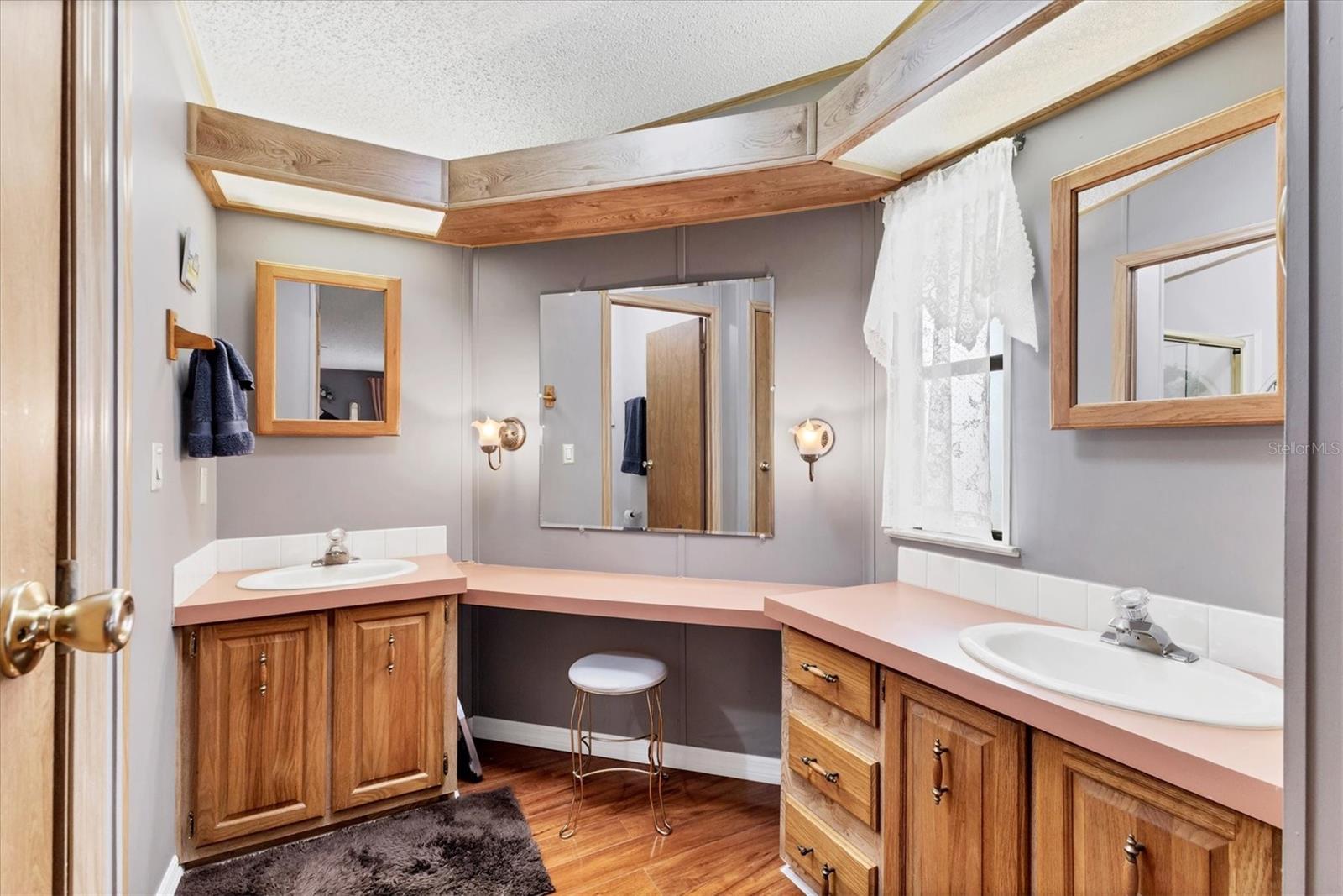 Image 21 of 48 For 775 Candlewyck Drive 47