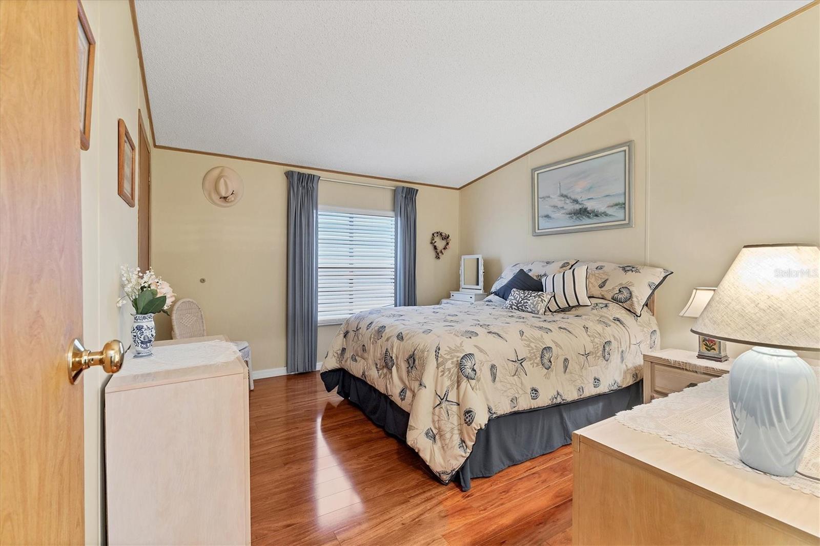 Image 23 of 48 For 775 Candlewyck Drive 47