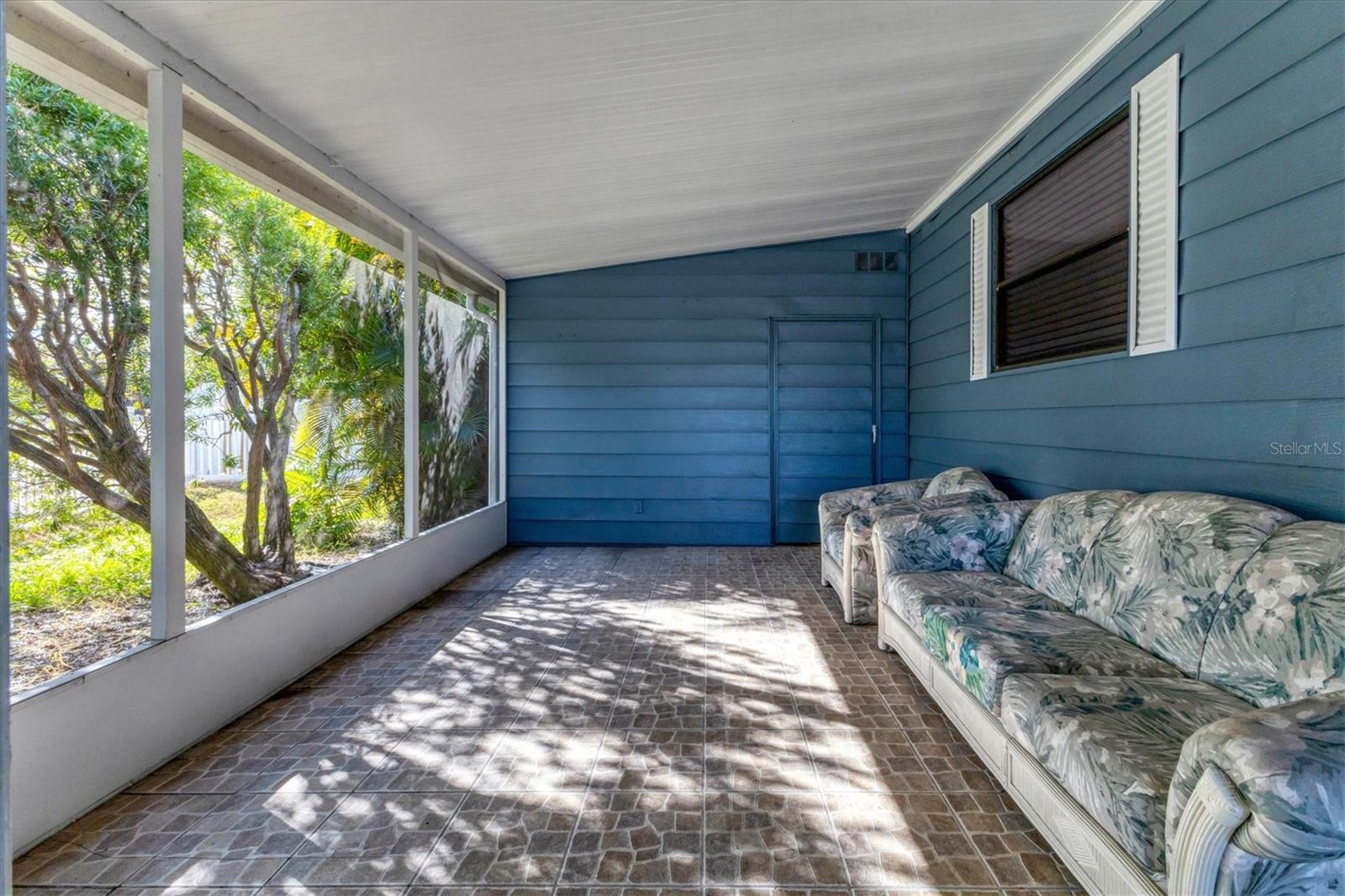 Image 28 of 48 For 775 Candlewyck Drive 47