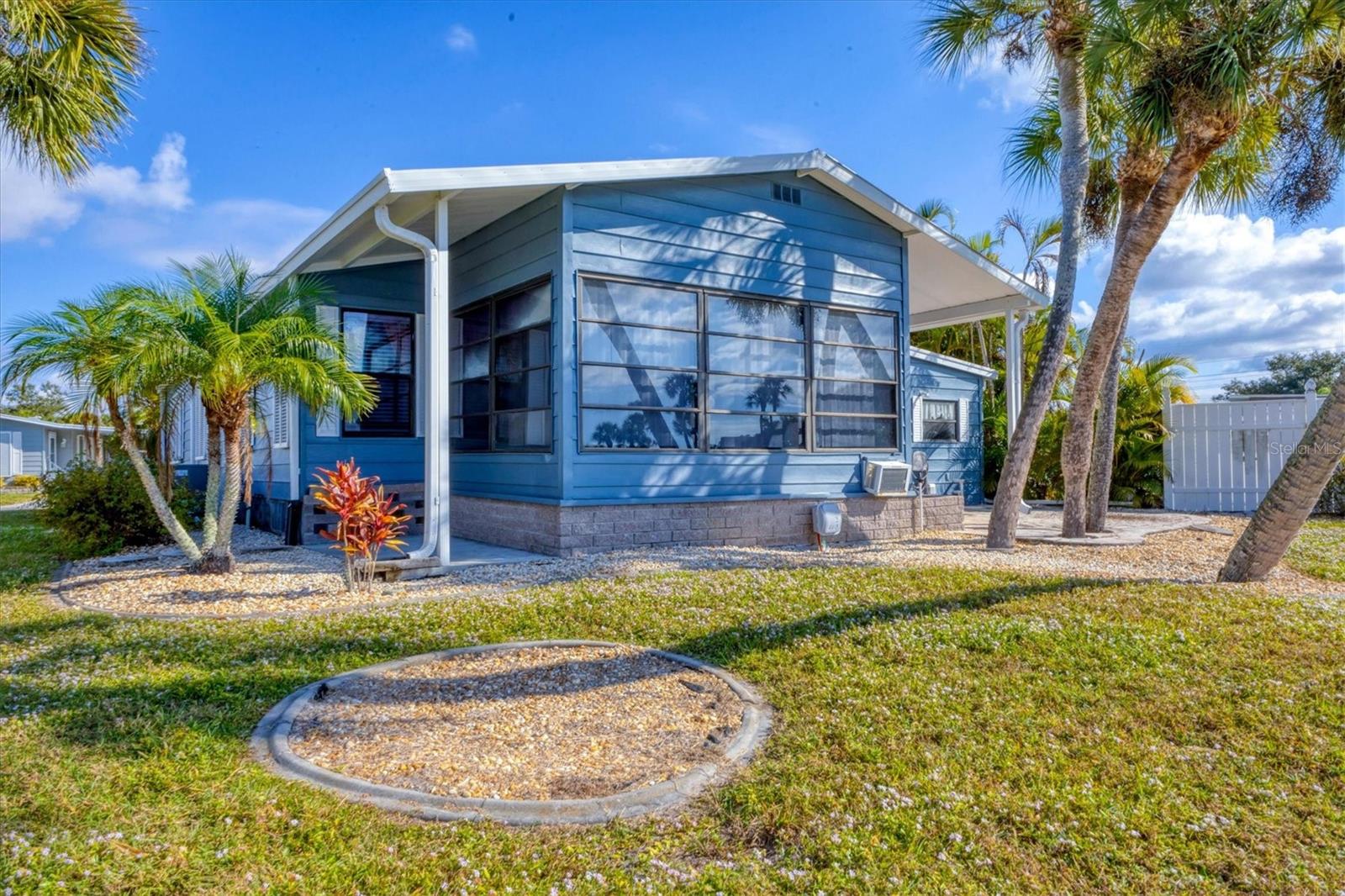 Image 34 of 48 For 775 Candlewyck Drive 47