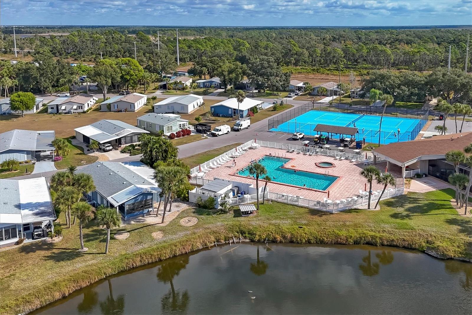 Image 37 of 48 For 775 Candlewyck Drive 47