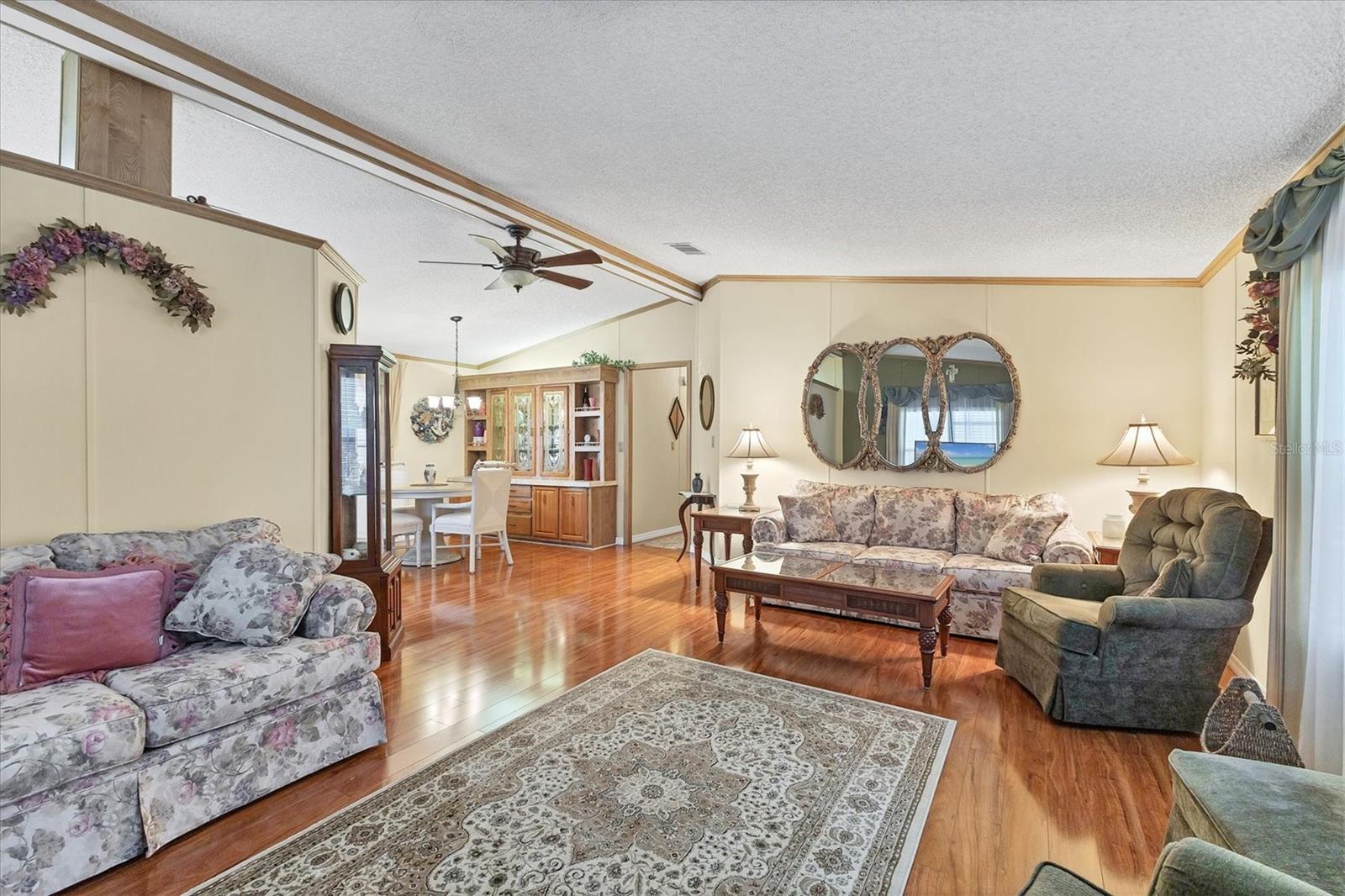 Image 5 of 48 For 775 Candlewyck Drive 47