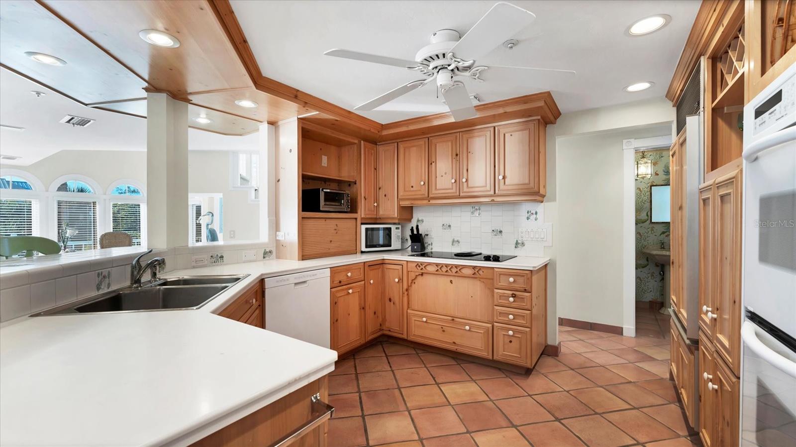 Image 11 of 40 For 402 Lafitte Street