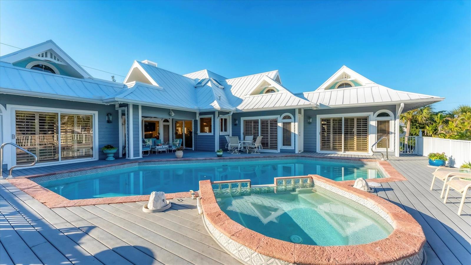 Image 37 of 40 For 402 Lafitte Street