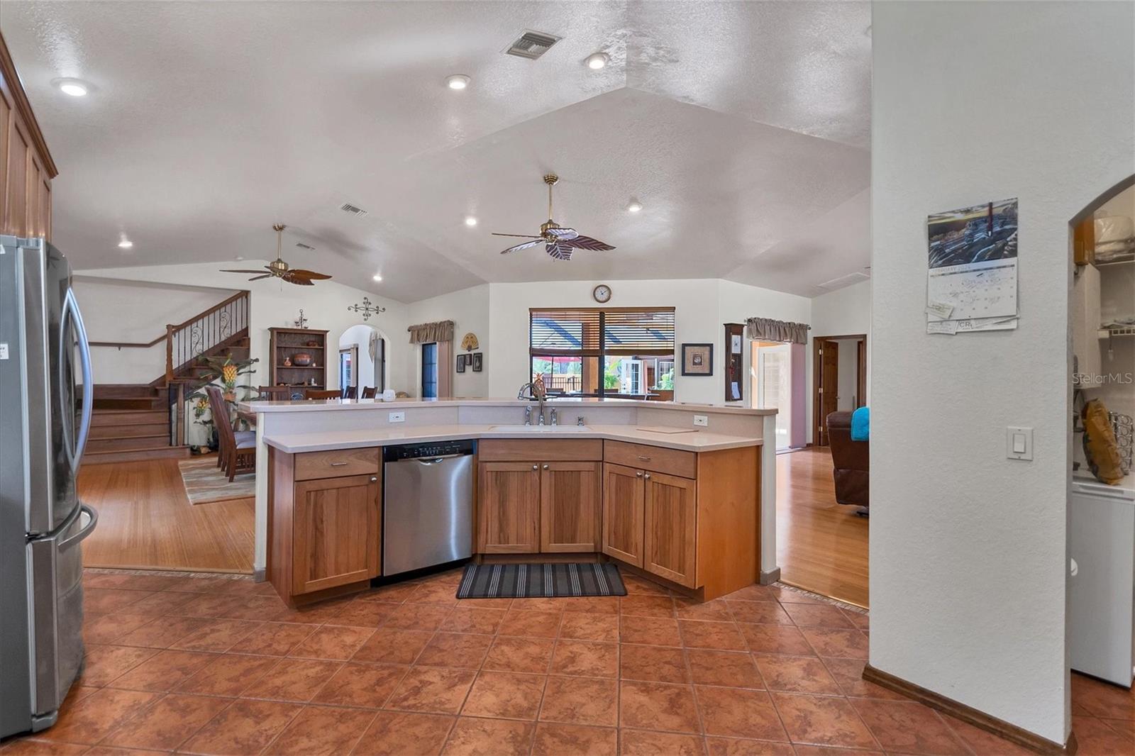 Image 18 of 54 For 90 Green Dolphin Drive N