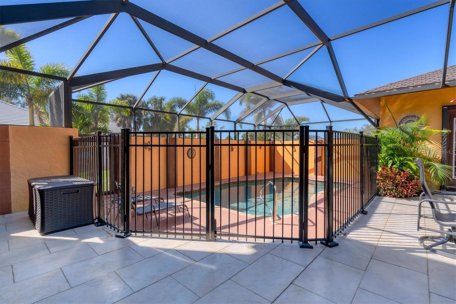 Image 38 of 54 For 90 Green Dolphin Drive N