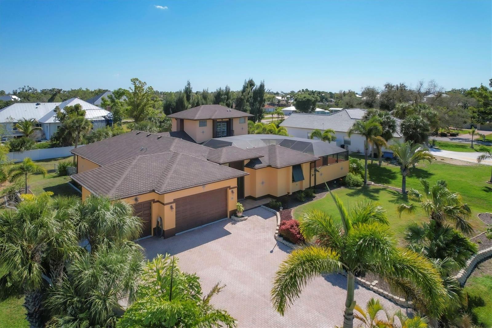 Image 8 of 54 For 90 Green Dolphin Drive N