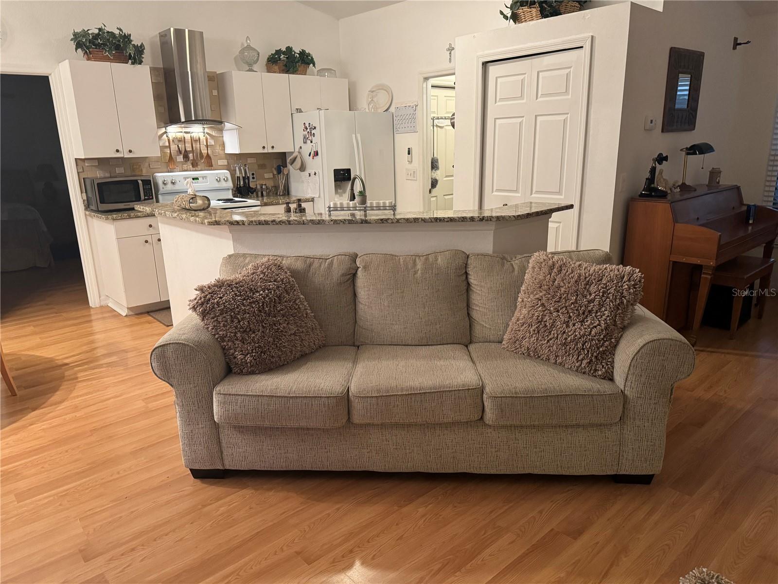 Image 8 of 33 For 6984 Mamouth Street