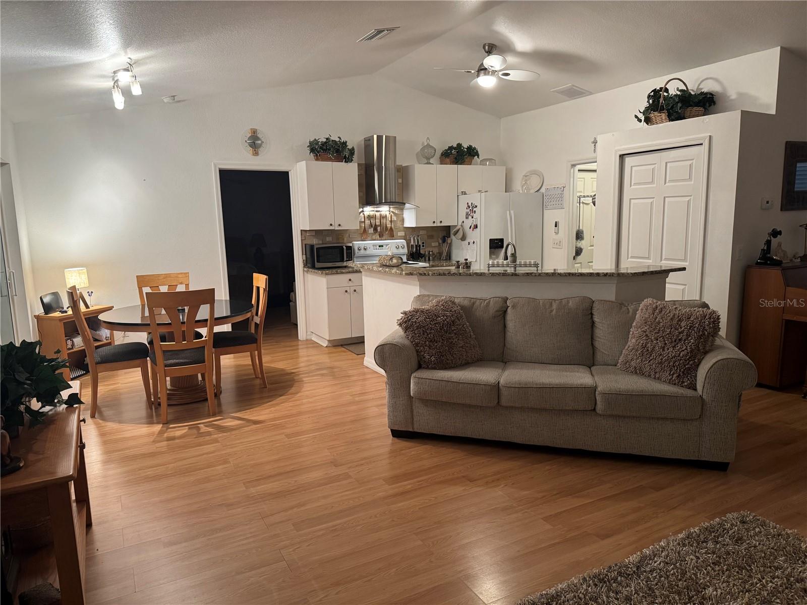 Image 9 of 33 For 6984 Mamouth Street