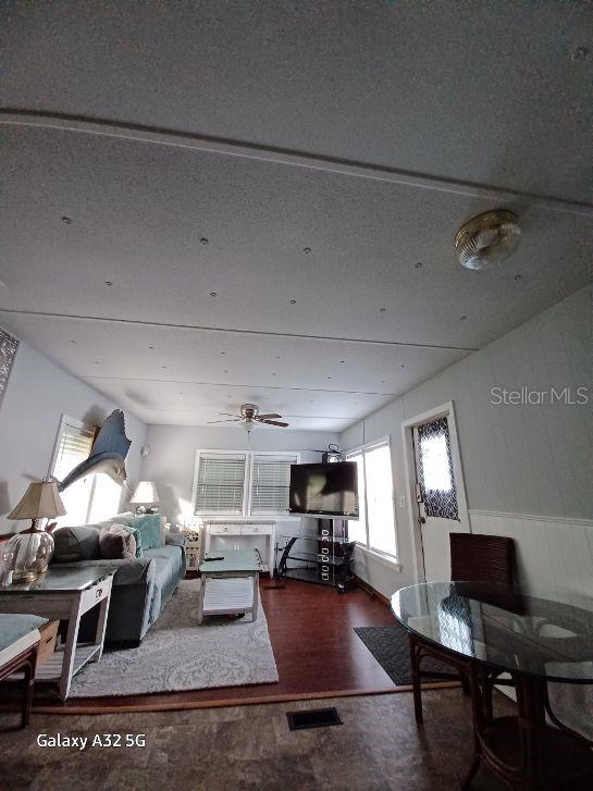 Image 21 of 35 For 1286 Tropical Terrace