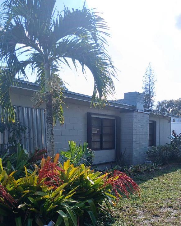 Image 3 of 35 For 1286 Tropical Terrace