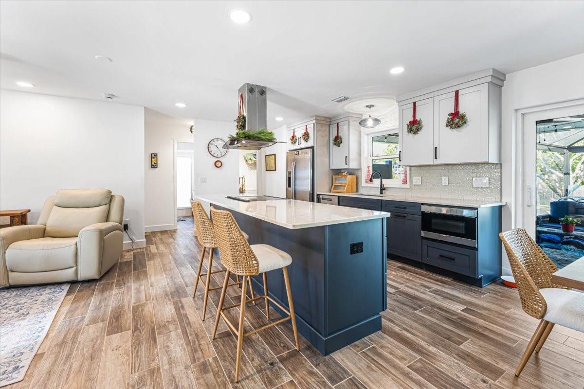 Image 13 of 53 For 830 Park Road