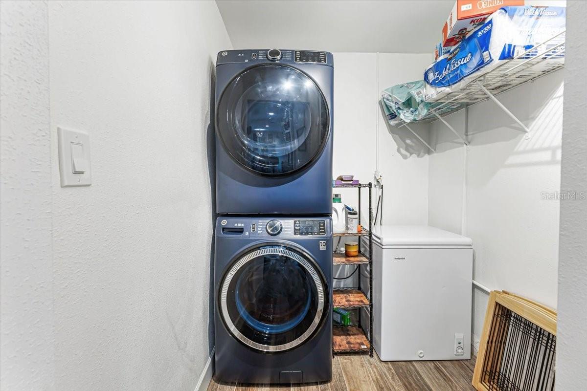 Image 16 of 53 For 830 Park Road