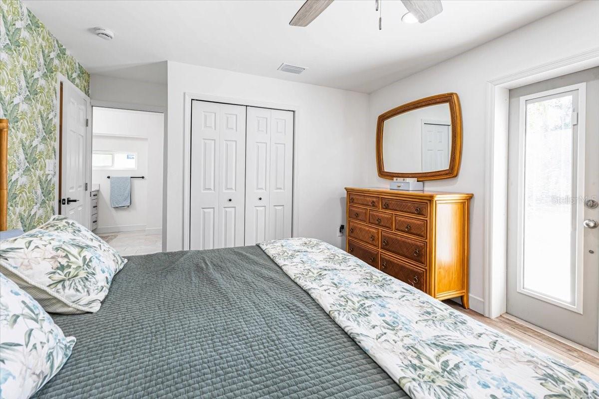 Image 18 of 53 For 830 Park Road