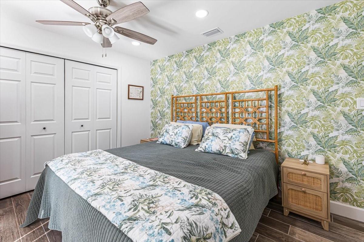 Image 19 of 53 For 830 Park Road