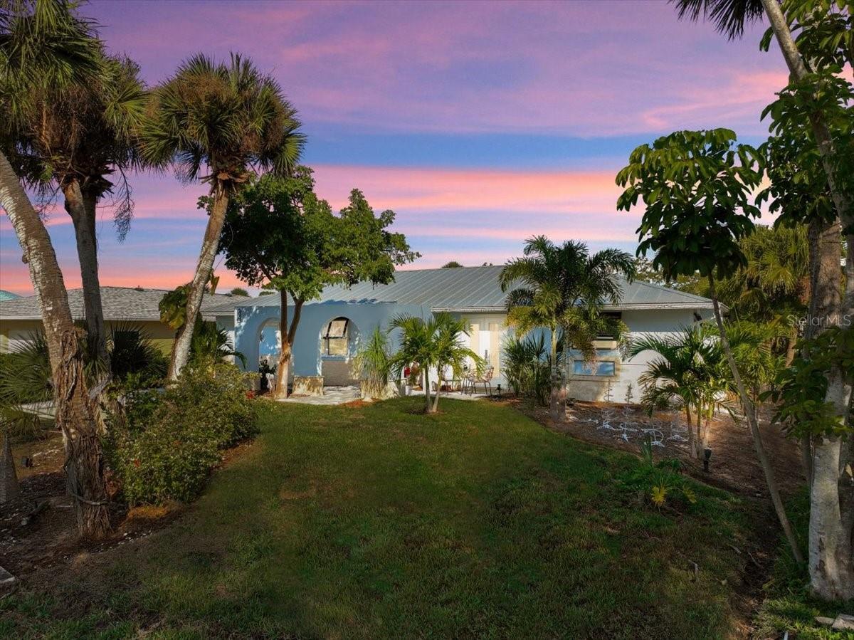 Image 2 of 53 For 830 Park Road