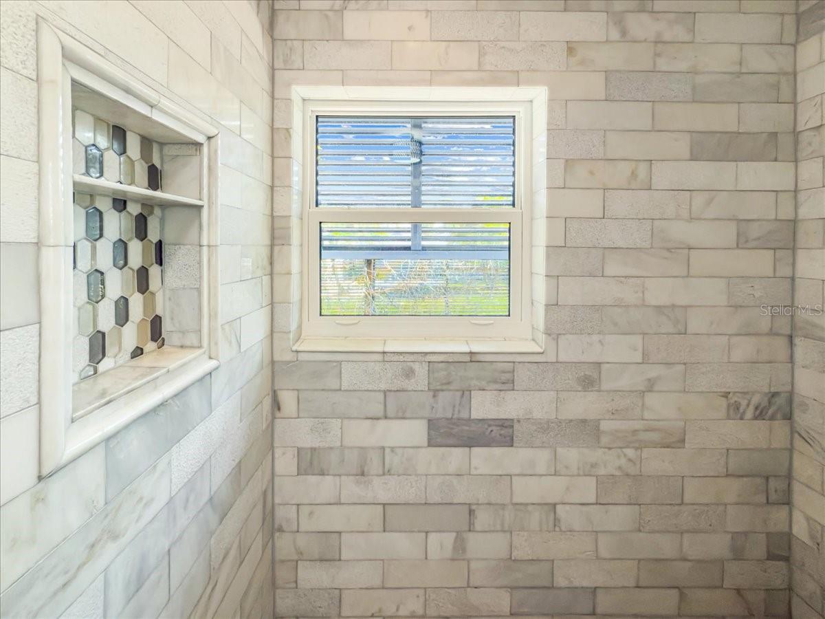 Image 24 of 53 For 830 Park Road