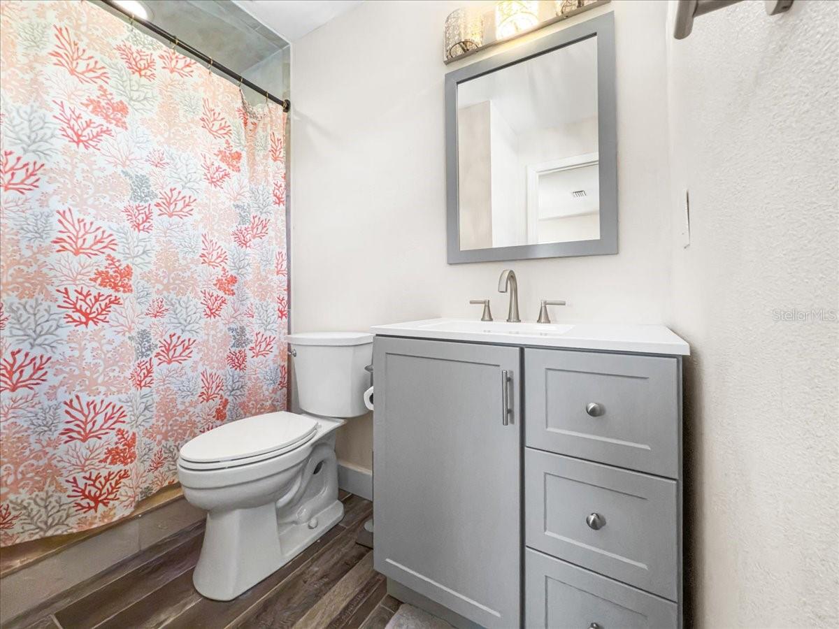 Image 29 of 53 For 830 Park Road