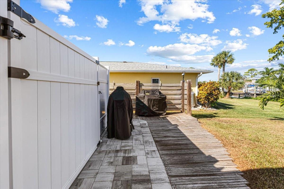 Image 41 of 53 For 830 Park Road