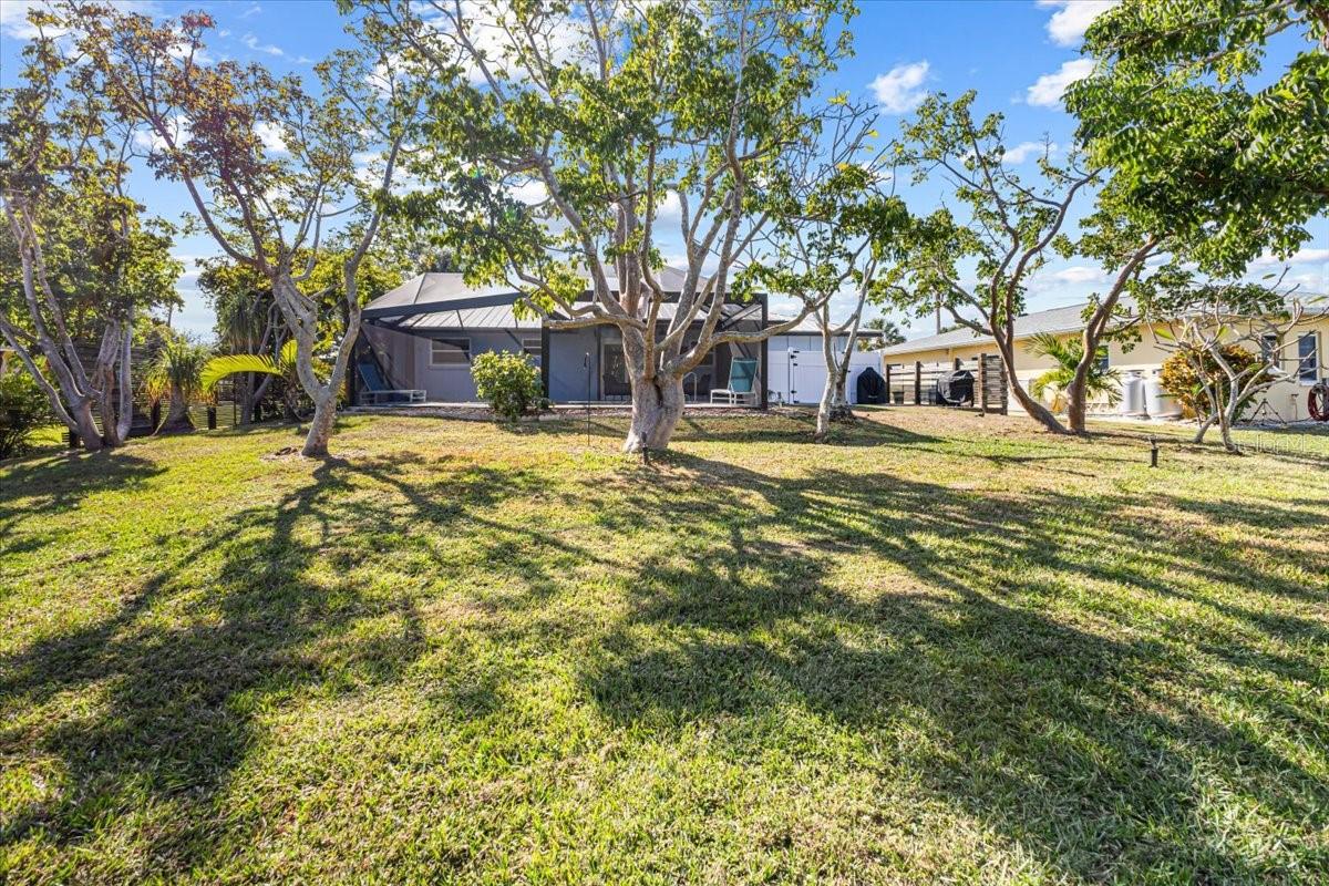 Image 42 of 53 For 830 Park Road