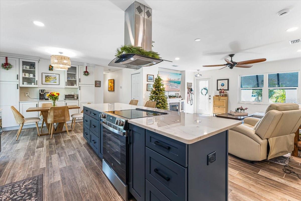 Image 9 of 53 For 830 Park Road