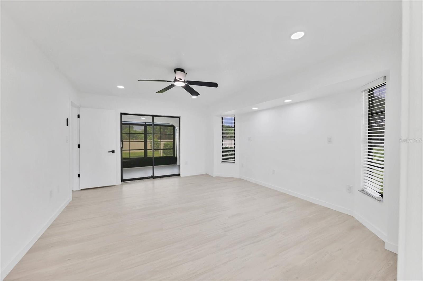 Image 21 of 28 For 948 Andrews Avenue Nw